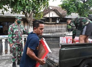 90 Dus Keramik dari Korem 082/CPYJ Untuk Musholla AL-Hamdan