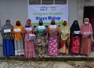 Rumah Yatim Bagikan Bantuan Pendidikan dan Biaya Hidup untuk Warga Kabupaten Kampar
