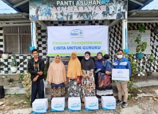 Bantuan Sarana Prasarana dan Bingkisan Guru untuk SD dan SMP Islam Al Hasanah