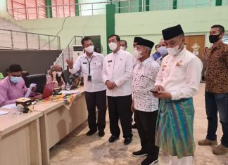 Walikota Pekanbaru Mengecek Pemberian Vaksin di UIR