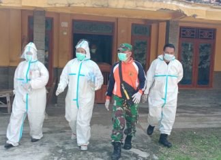 Door to Door Bagikan Vitamin di Desa Sidodowo