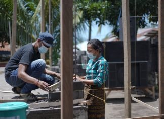 PLN Bedah Rumah Warga Pakai FABA, Hemat Biaya hingga 40 Persen
