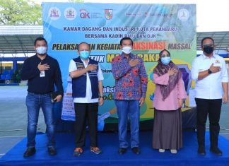 Walikota Firdaus Tinjau Vaksinasi