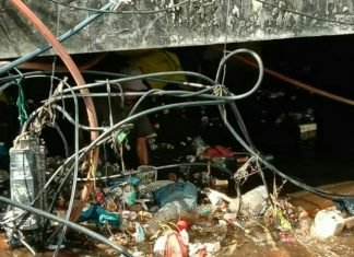 Dinas PUPR Bersihkan Tumpukan Sampah di Drainase Simpang Harapan Raya