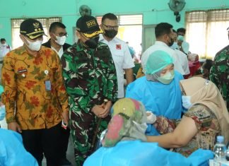 Wabub Rohul Tinjau Vaksin Masal Rangka GNP Vaksinasi Covid-19 di PTPN V Sei Rokan