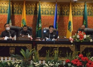 DPRD Riau Paripurna Sekaligus Persetujuan Dewan Dan Pendapat Akhir Kepala Daerah