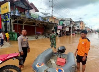 Banjir Berlumpur Diserta Kayu Gelondongan Hanyut Awali Tahun 2022 di Rohul