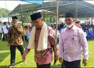 Diguyur Hujan, Masyarakat Sialang Rindang Tetap Antusias Ikuti Tabligh Akbar