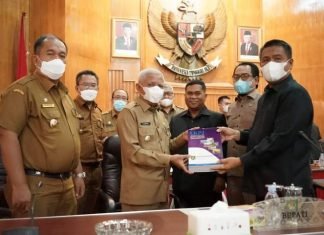 Bupati Asahan Sampaikan LKPJ Tahun 2021