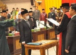 M Sabarudin Resmi Dilantik Jadi Ketua DPRD Pekanbaru