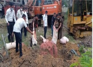 Kejari Pelalawan Kubur Barang Bukti Pupuk, Narkoba Dimusnahkan