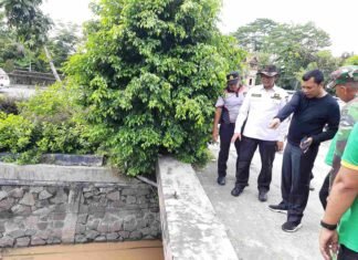 Pj Wako Pekanbaru Muflihun Tinjau Pengerukan Drainase