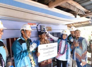 PLN Sambung Listrik Gratis ke 3.861 Keluarga Kurang Mampu di Sulsel