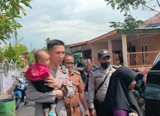 Kapolres Rohil Jemput Penderita Stunting Untuk Mendapatkan Perawatan
