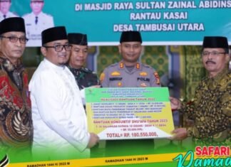 Bupati Rohul Serahkan Bantuan untuk Anak Yatim dan Kaum Dhuafa di Tambusai