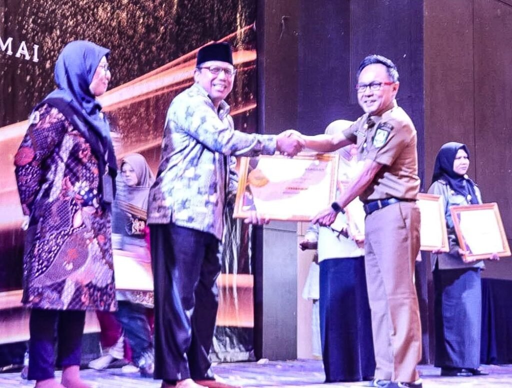 Pemkab Bengkalis Raih Penghargaan Gelanggang Award Segmen News