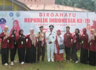 Kades Resam Lapis Basri Pimpin Upacara HUT RI, Dihadiri Mahasiswa KKN dan Masyarakat
