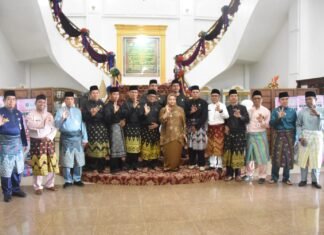 Bupati Kasmarni Terima Undangan Prosesi Buka Lawang dari LAMR Bengkalis