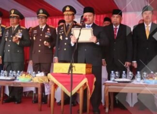 Pimpinan dan Anggota DPRD Riau Ikuti Upacara HUT RI ke-80 di Kantor Gubernur