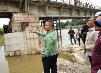 Gubernur Riau Abdul Wahid Tinjau Jembatan Sungai Rokan, Pastikan Segera Fungsional