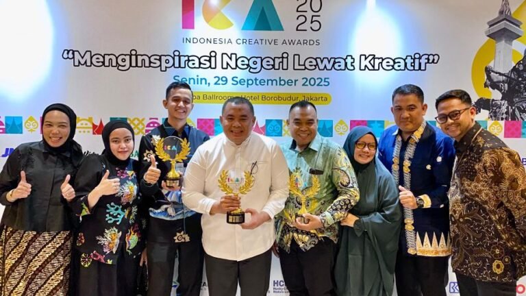 D’Sayur TPI dan Nafeesa Snack, UMKM Binaan BRK Syariah Raih Penghargaan Indonesia Creative Awards 2025 D’Sayur TPI dan Nafeesa Snack, UMKM Binaan BRK Syariah Raih Penghargaan Indonesia Creative Awards 2025