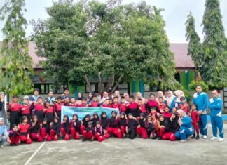Siswa SD Dididik Tanam Mangrove Sejak Dini