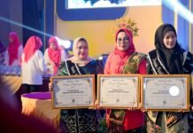 Bupati Kasmarni Terima Penghargaan Bunda PAUD Peduli Pendidikan