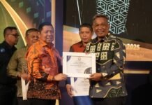 Bupati Rohul Anton Terima Dua Penghargaan Penyiaran