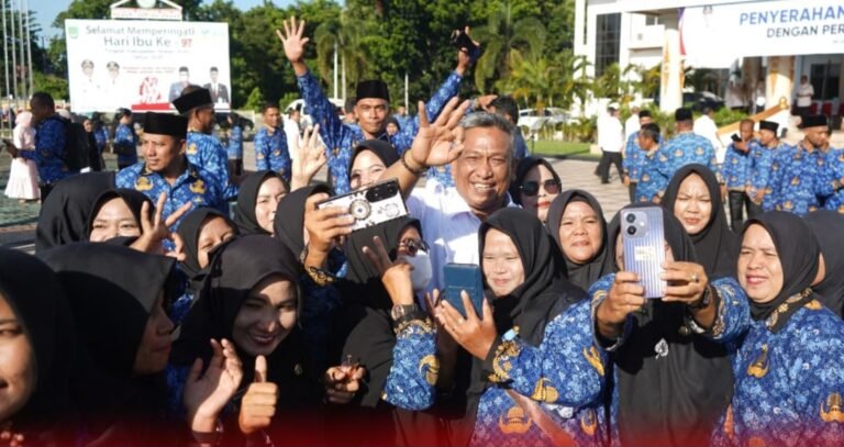 1.608 Tenaga Honorer Rokan Hulu Resmi Terima SK PPPK Paruh Waktu 1.608 Tenaga Honorer Rokan Hulu Resmi Terima SK PPPK Paruh Waktu