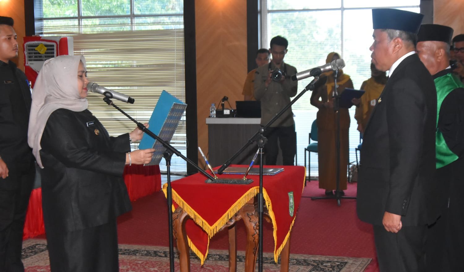 Bupati Lantik Ismail Jabat Kadis BPMD Bengkalis - Segmen News