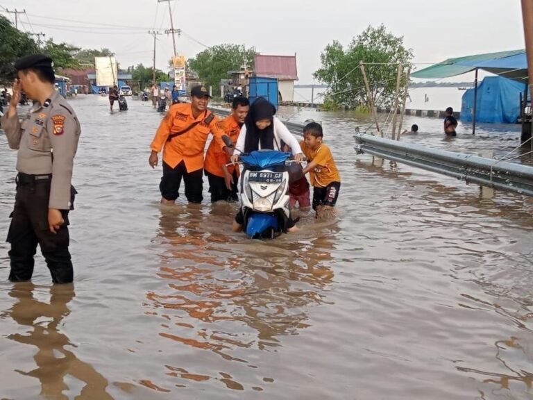 Inhil Kembali Dilanda Banjir Rob