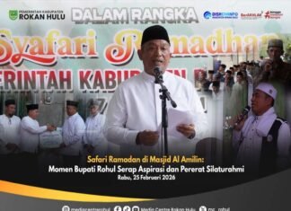 Bupati Rohul Serahkan Sejumlah Bantuan Saat Safari Ramadhan di Bangun Purba