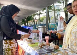 Dorong Inklusi Keuangan, BRK Syariah Fasilitasi UMKM “Kampong Ramadan Kite” dengan QRIS