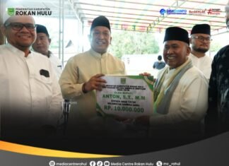 Bupati Anton Menjemput Aspirasi Pada Agenda Safari Ramadan di Desa Karya Mulya