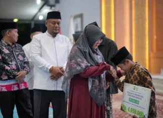 Bonus Naik 10 Persen dan Hadiah Umrah Tetap Diberikan, Bupati Afni Lepas Kafilah MTQ Siak
