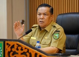 Pemprov Riau Gandeng Perusahaan Perbaiki Jalan Mahato–Simpang Manggala