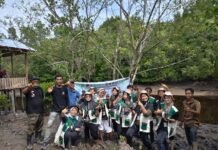Mahasiswa KKN UNRI Pelatihan Pembibitan Mangrove