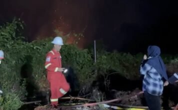 Hingga Dini Hari Bupati Siak Pimpin Karhutla, Menjaga Sumur Minyak BSP