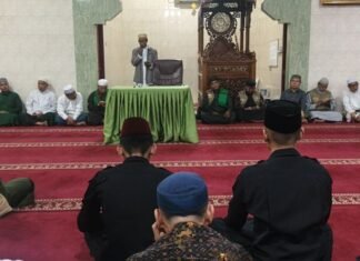 Kasdam XIX/Tuanku Tambusai Bersama TNI-Polri Sholat Subuh di Pekanbaru