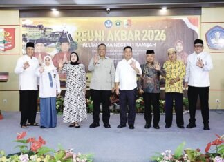Bupati dan Wakil Bupati Rohul Hadiri Reuni SMAN 1 Rambah