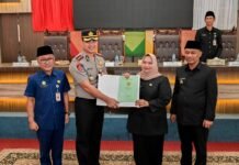 Bupati Kasmarni Serahkan Hibah Aset Daerah Kepada Polres Bengkalis