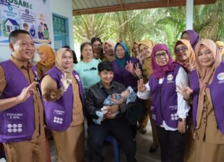 Bupati Kasmarni Tinjau Posyandu Kelapa Hijau 2