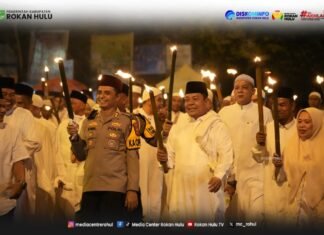 Wabup Rohul Pimpin Pawai Obor Malam Takbiran