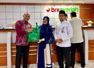 Bukan Hanya Cendera Mata, BRK Syariah Dengarkan Curhat Nasabah di Hari Pelanggan Nasional