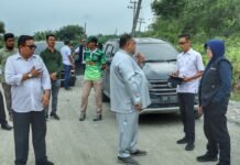 Afni Zulkifli Pantau Langsung Perbaikan Jalan