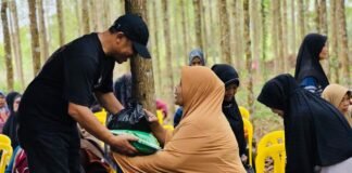 Berbagi Berkah di Kebun Geronggang