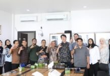 Pertemuan Ketua KI Riau dengan Badan Publik yang Berperkara Disorot, Dugaan Pelanggaran Kode Etik Menguat