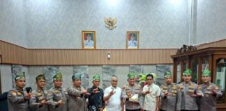Ketua DPRD Riau Kaderismanto Sambut Positif Pengembangan Aren Di Riau Mendorong Penyusunan Buku Panduan Budidaya Aren Bagi Masyarakat Kunjungan silaturahmi Petani Keren bersama Green Policing melalui Dirbinmas Polda Riau ke Ketua DPRD Provinsi Riau, Kaderismanto, SH