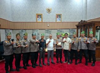 Ketua DPRD Riau Kaderismanto Sambut Positif Pengembangan Aren Di Riau Mendorong Penyusunan Buku Panduan Budidaya Aren Bagi Masyarakat Kunjungan silaturahmi Petani Keren bersama Green Policing melalui Dirbinmas Polda Riau ke Ketua DPRD Provinsi Riau, Kaderismanto, SH